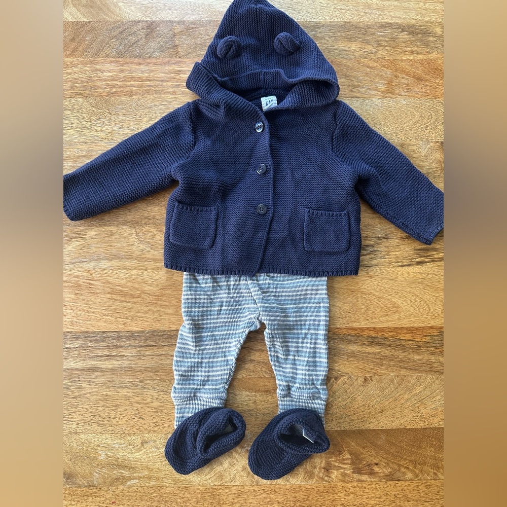Baby Gap - sweater outfit with booties, size 6-12 months